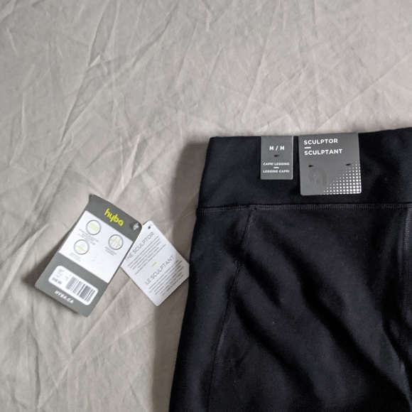 NWT hyba athletic capris - Picture 3 of 3